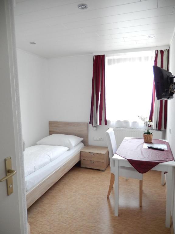 Hotel "Wilder Mann" Λιντς Δωμάτιο φωτογραφία
