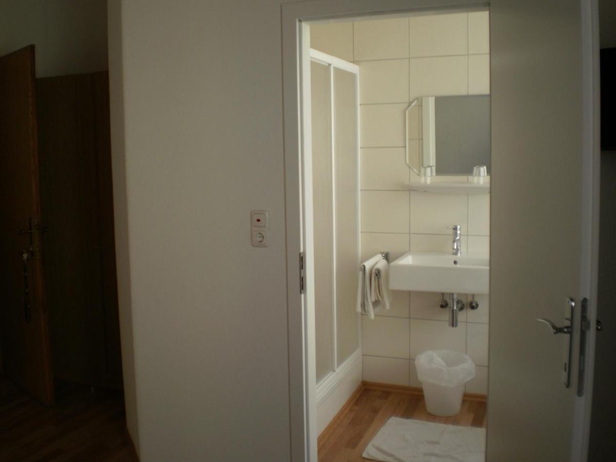 Hotel "Wilder Mann" Λιντς Δωμάτιο φωτογραφία